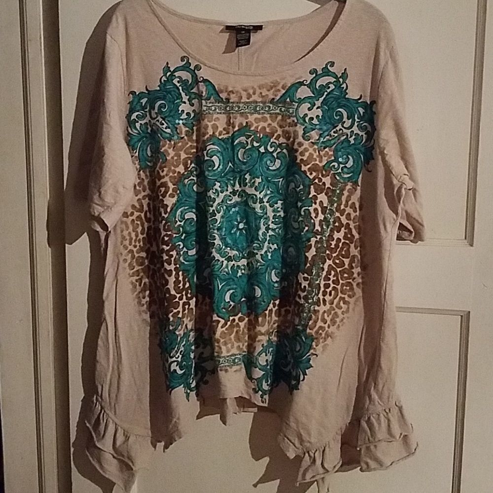 Shark bite top‎